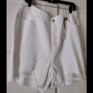 Forever 21 White Denim Distressed Mom's Jeans Size 16